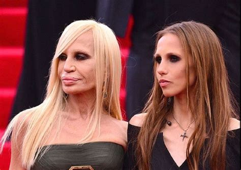 donatella versace dipendenza|le donatella figlia.